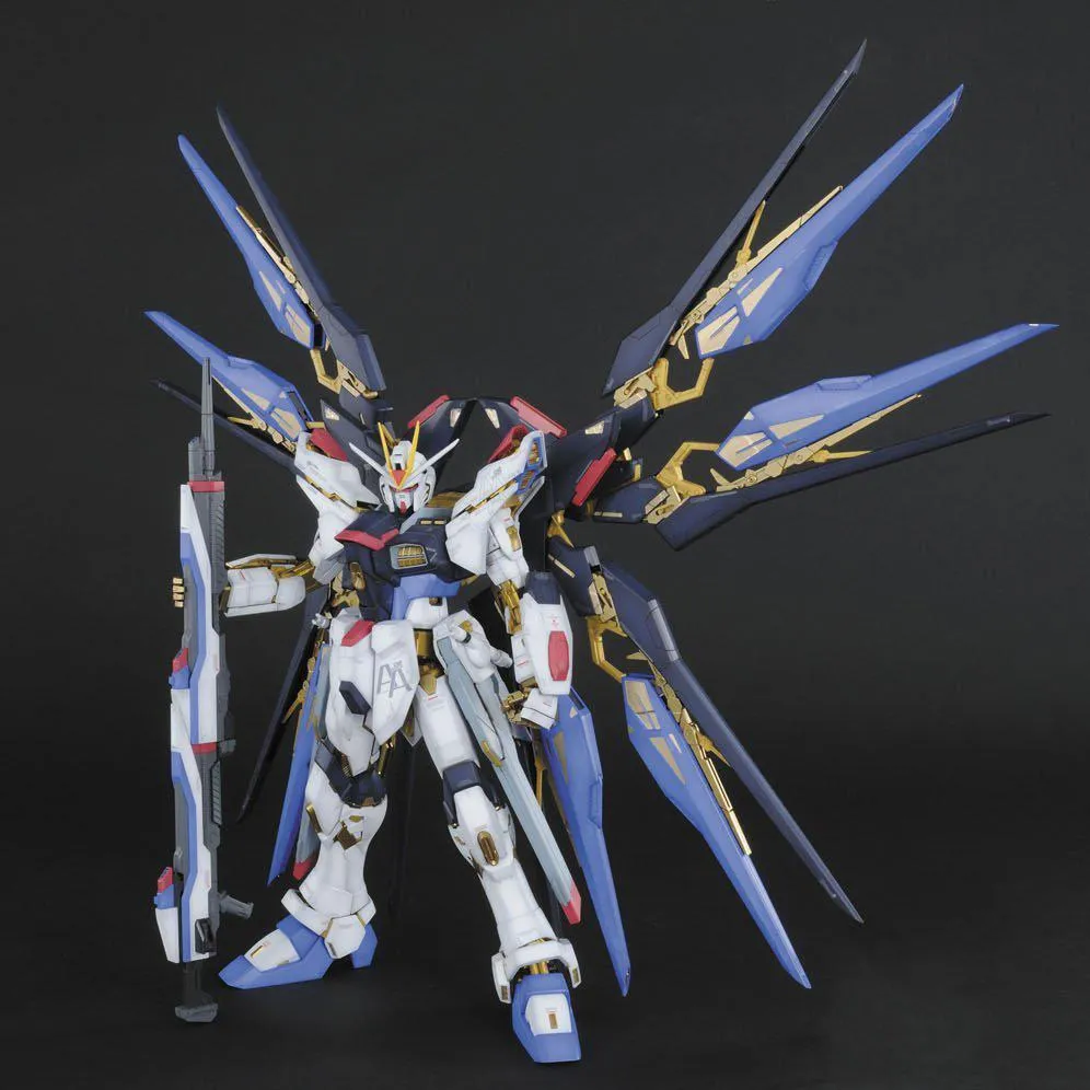 GUNDAM - Perfect Grade - Strike Freedom Gundam - 30 CM